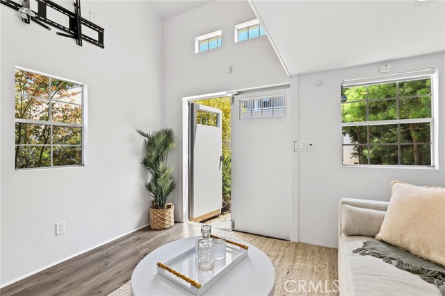 1069 Avenue D, Redondo Beach CA: https://media.crmls.org/medias/798f8800-7250-43d4-b49c-5abcfc90f40a.jpg