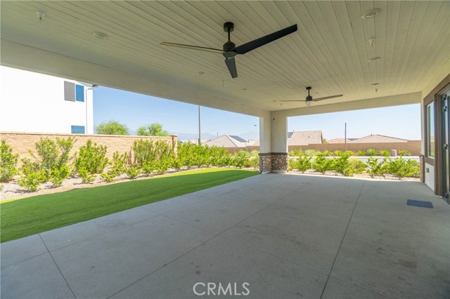 561 Yukon Rd, Rialto, CA 92377 photo 39