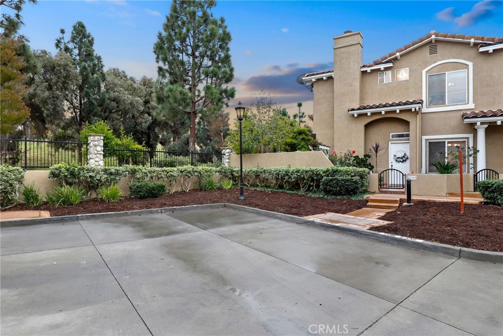 11549 Treeview Court, Moorpark, CA 93021