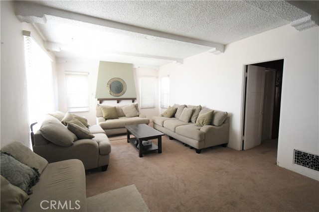 Detail Gallery Image 3 of 32 For 1815 W 108th St, Los Angeles,  CA 90047 - 2 Beds | 1 Baths