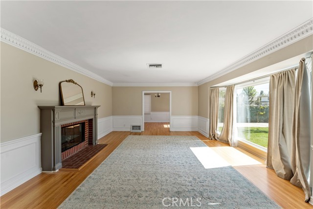 Detail Gallery Image 5 of 19 For 23017 Sylvan Street, Woodland Hills,  CA 91367 - 3 Beds | 2/1 Baths