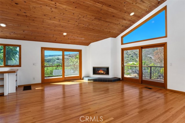 Detail Gallery Image 12 of 49 For 4 Castle Rock Way, Laguna Beach,  CA 92651 - 5 Beds | 4/1 Baths