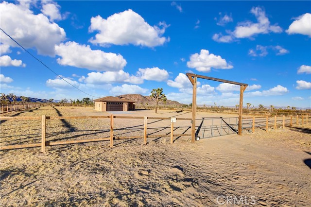 Detail Gallery Image 5 of 41 For 58752 Stearman Rd, Landers,  CA 92285 - 2 Beds | 2 Baths