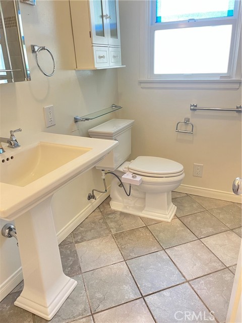 Detail Gallery Image 10 of 21 For 147 Las Flores, Altadena,  CA 91001 - 3 Beds | 1 Baths