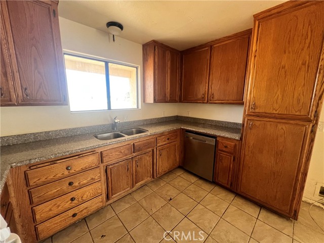 Detail Gallery Image 11 of 18 For 13632 Fran St, Edwards,  CA 93523 - 3 Beds | 2 Baths