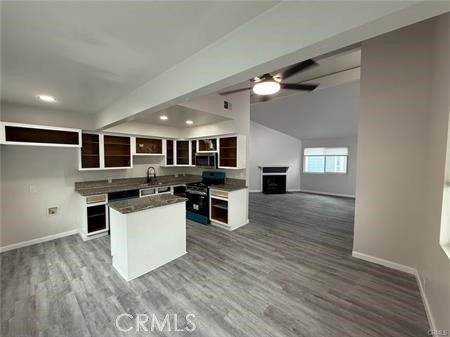 Detail Gallery Image 14 of 27 For 34051 Silver Lantern St, Dana Point,  CA 92629 - 5 Beds | 4 Baths