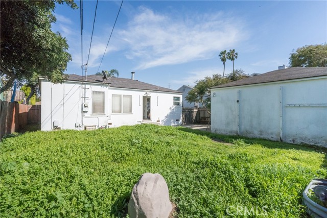 Detail Gallery Image 3 of 17 For 2811 Dell Ave, Venice,  CA 90291 - 3 Beds | 1 Baths