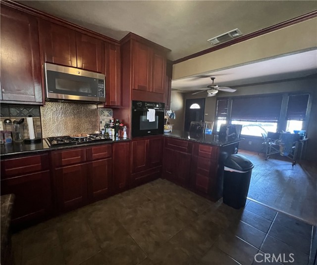 1681 Winton Way, Atwater CA: https://media.crmls.org/medias/7993aad2-9b7b-4631-8570-57ad8eac99c6.jpg