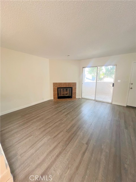 Detail Gallery Image 2 of 4 For 14345 Foothill #102,  Sylmar,  CA 91342 - 2 Beds | 3 Baths