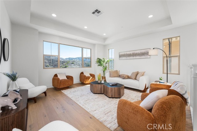 Detail Gallery Image 12 of 38 For 107 Somera, Irvine,  CA 92602 - 4 Beds | 3 Baths