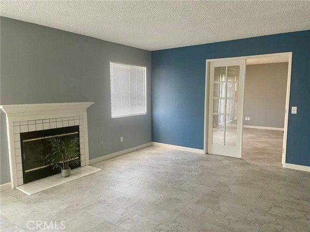 Detail Gallery Image 8 of 28 For 10850 Almond St, Adelanto,  CA 92301 - 3 Beds | 2/1 Baths