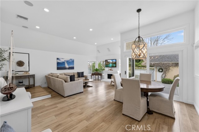 Detail Gallery Image 10 of 72 For 7 E Yale Loop, Irvine,  CA 92604 - 3 Beds | 2 Baths