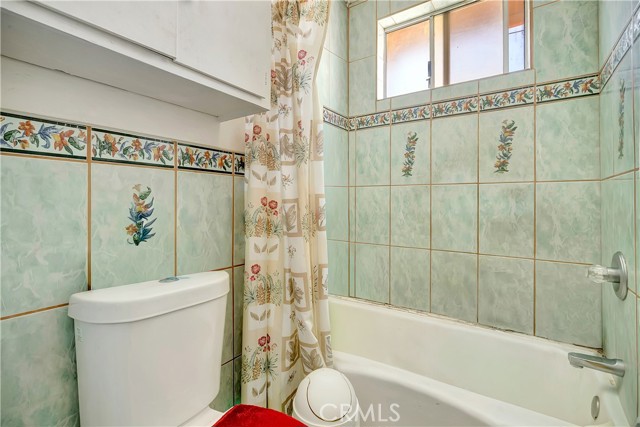 Detail Gallery Image 5 of 30 For 12547 Cometa Ave, San Fernando,  CA 91340 - 3 Beds | 2 Baths