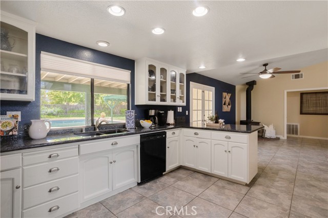 32045 Deseret, Wildomar CA: https://media.crmls.org/medias/7995484a-f9ec-4aa4-80d9-9f28ec77f872.jpg