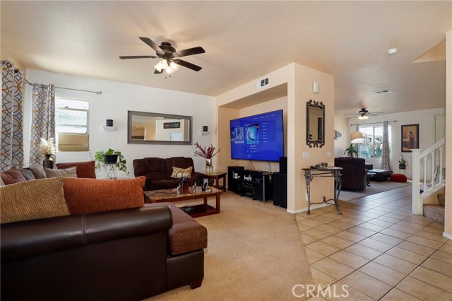 Detail Gallery Image 8 of 38 For 44232 Sunmist Ct, Lancaster,  CA 93535 - 5 Beds | 2/1 Baths