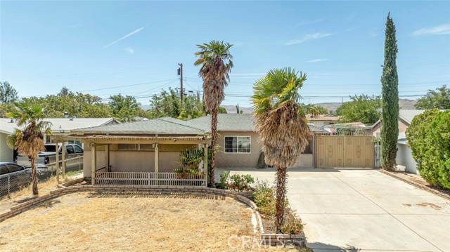 1208 E Avenue R3, Palmdale CA: https://media.crmls.org/medias/7996377d-d428-48d8-80e7-9178c2e4d0d7.jpg