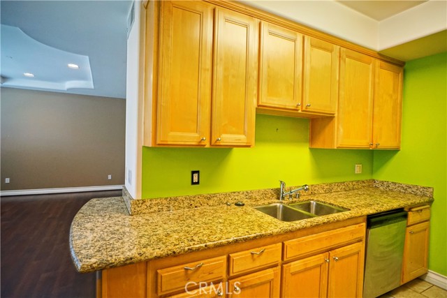 10623 Moorpark photo 14