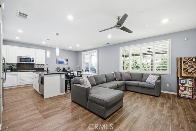 Detail Gallery Image 5 of 44 For 12138 Chutes Ct, Jurupa Valley,  CA 91752 - 3 Beds | 2/1 Baths