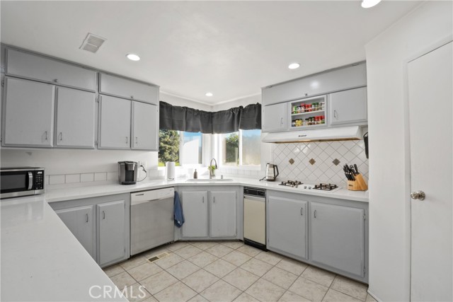 Detail Gallery Image 8 of 61 For 2275 W 25th St #12,  San Pedro,  CA 90732 - 3 Beds | 2 Baths