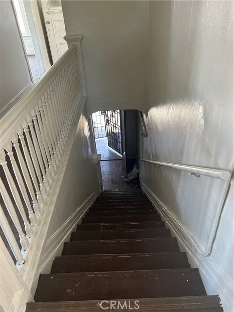 146 E 45th Street, Los Angeles CA: https://media.crmls.org/medias/799763bc-4a48-4132-bc86-fcb14dc4767c.jpg