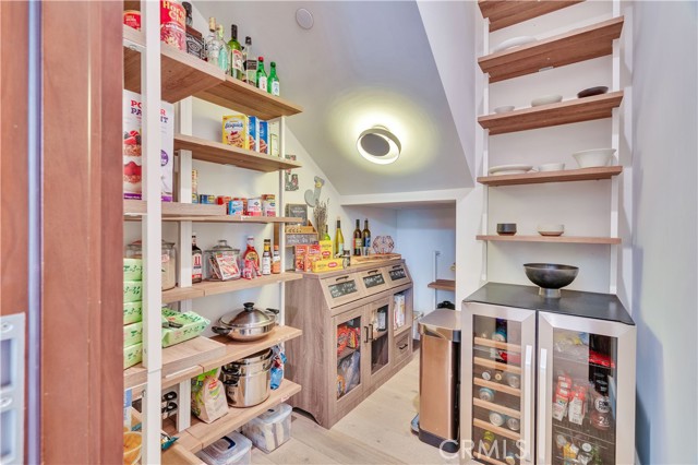 719 1st Place, Hermosa Beach CA: https://media.crmls.org/medias/799776c1-9059-4c66-aad7-dfc0b3055618.jpg