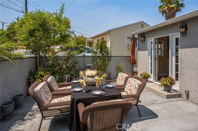 Tranquil Outdoor Courtyard off Dining Room.