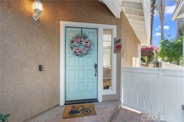 24256 Louisa Street, Laguna Hills CA: https://media.crmls.org/medias/7998cc8d-2bef-4621-b24c-a4afb582f99e.jpg