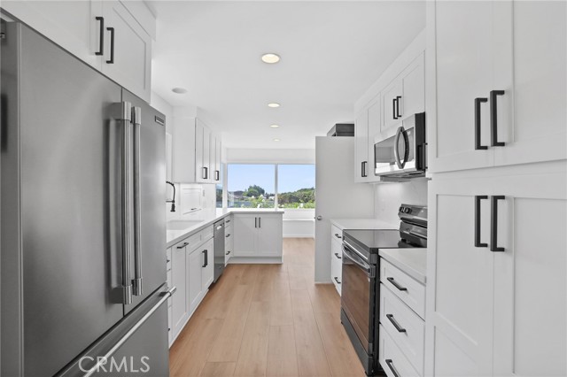 Detail Gallery Image 18 of 48 For 2501 Blue Water, Corona Del Mar,  CA 92625 - 4 Beds | 2/1 Baths