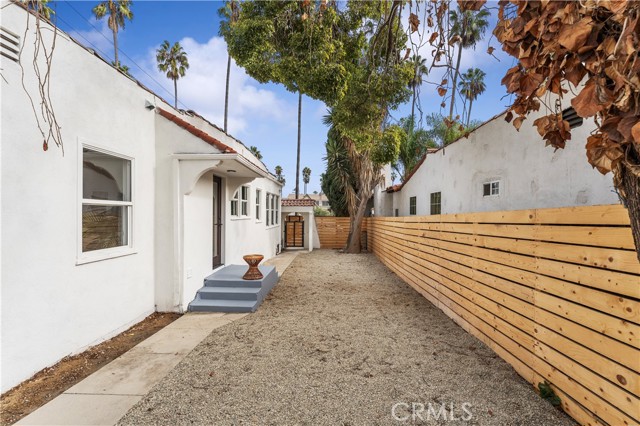 Detail Gallery Image 20 of 22 For 5419 Keniston Ave, Los Angeles,  CA 90043 - 3 Beds | 2/1 Baths