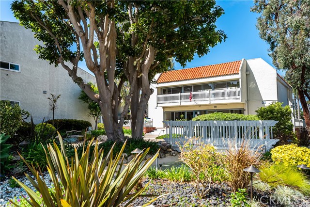 631 Prospect Avenue, Redondo Beach, California 90277, 2 Bedrooms Bedrooms, ,2 BathroomsBathrooms,Residential,Sold,Prospect,SB23020651