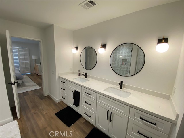 Image 18 for 76437   Violet CIR