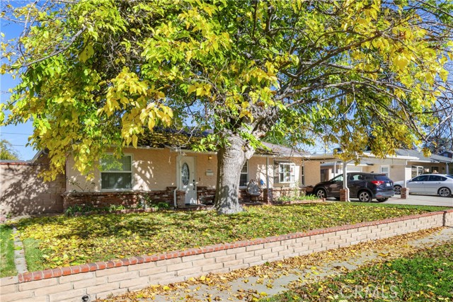 Detail Gallery Image 3 of 39 For 17419 Leadwell, Lake Balboa,  CA 91406 - 4 Beds | 2 Baths