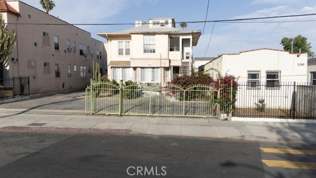 1150 N Kingsley Drive, Los Angeles CA: https://media.crmls.org/medias/799d4388-3dc0-4636-8b9a-d894fc568cf5.jpg