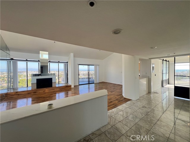 270 Cagney Lane, Newport Beach CA: https://media.crmls.org/medias/799dd381-00ca-47b4-9103-2edfdb06eaf6.jpg