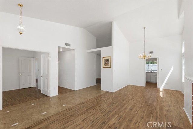 Image 6 of 26 For 24926 Regis Court