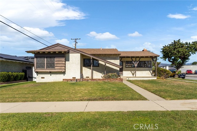 1109 W Queenside Dr, Covina, CA 91722