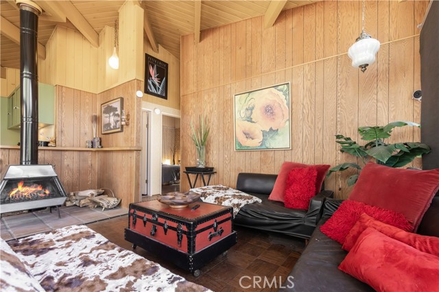 Detail Gallery Image 2 of 23 For 236 Zaca, Big Bear City,  CA 92314 - 2 Beds | 1 Baths