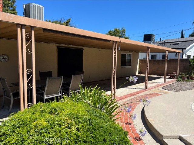 23437 Schoolcroft, West Hills CA: https://media.crmls.org/medias/799ee3f1-2664-45ae-a4ea-4265c16c001f.jpg