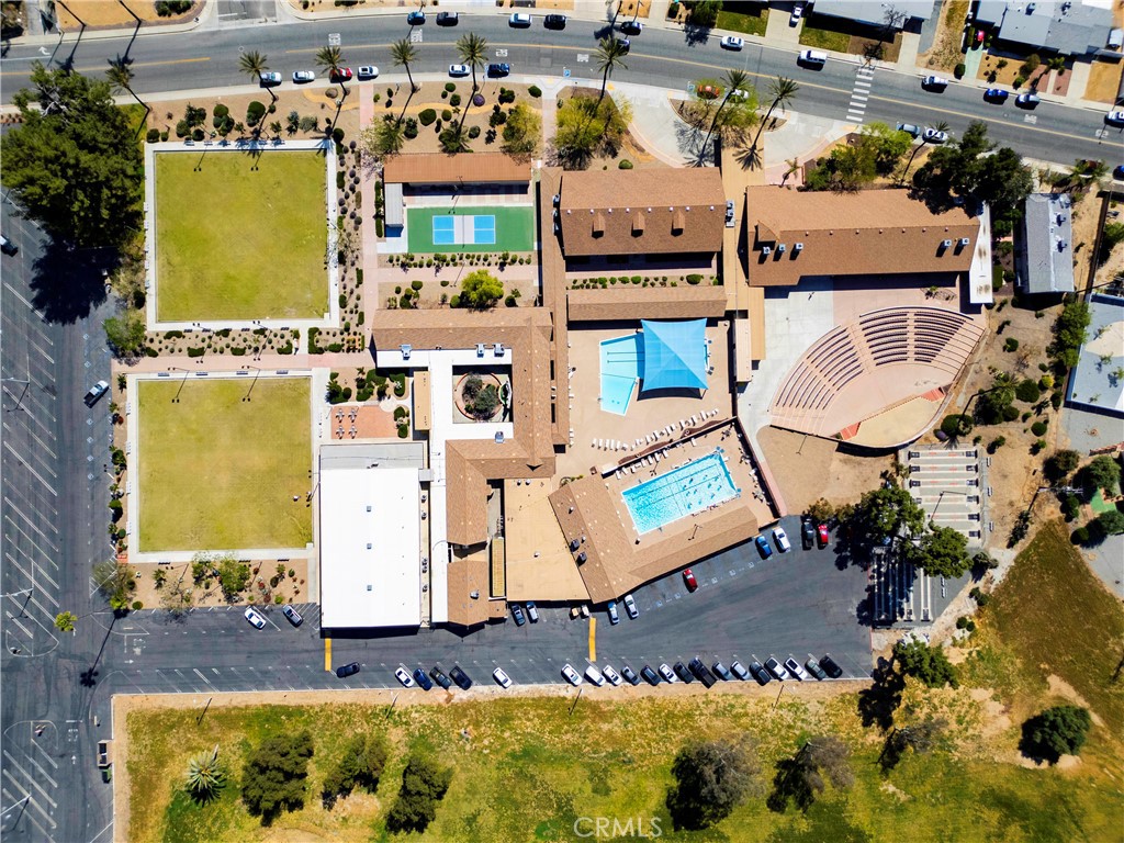 https://media.crmls.org/medias/799f3a49-0ad9-42d3-bd84-69eda19a0845.jpg?preset=X-Large