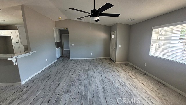 21109 Sioux Road, Apple Valley CA: https://media.crmls.org/medias/79a05d85-714e-4b31-a8b4-d60b5c1b2580.jpg