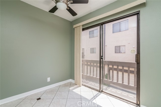 5711 Owensmouth Avenue, Woodland Hills CA: https://media.crmls.org/medias/79a088c0-aa73-4867-afb0-54d08a24fc38.jpg