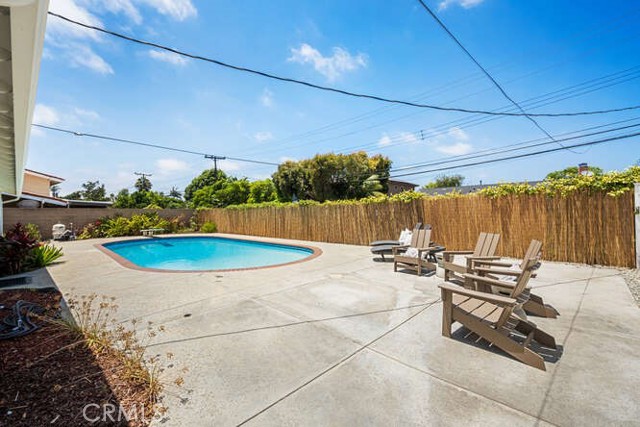3221 Copa De Oro Drive, Los Alamitos CA: https://media.crmls.org/medias/79a0c7ad-652a-4880-afa7-36aada7c8f12.jpg