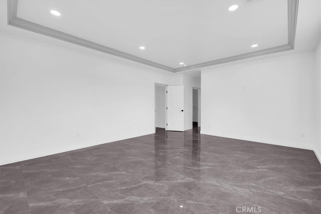 https://media.crmls.org/medias/79a0ebe8-f6ed-4595-bc0f-820d112dfa7c.jpg?preset=X-Large