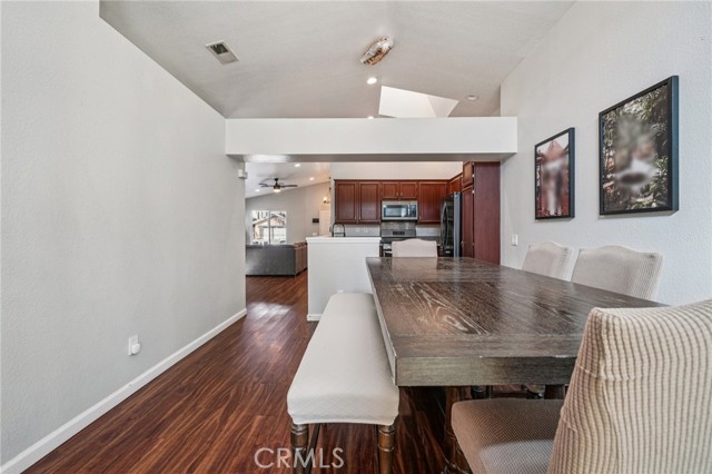 Detail Gallery Image 12 of 57 For 10374 Crossing Green, Moreno Valley,  CA 92557 - 3 Beds | 2 Baths