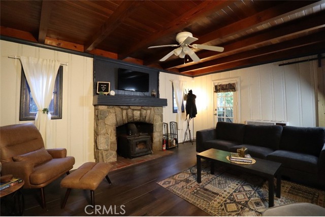 Detail Gallery Image 6 of 27 For 882 Arrowhead Villa Rd, Lake Arrowhead,  CA 92352 - 2 Beds | 1 Baths