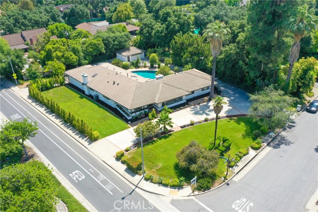 6 Woodland Lane, Arcadia CA: https://media.crmls.org/medias/79a28115-b8d2-4a28-9696-0a82c9d09c8c.jpg