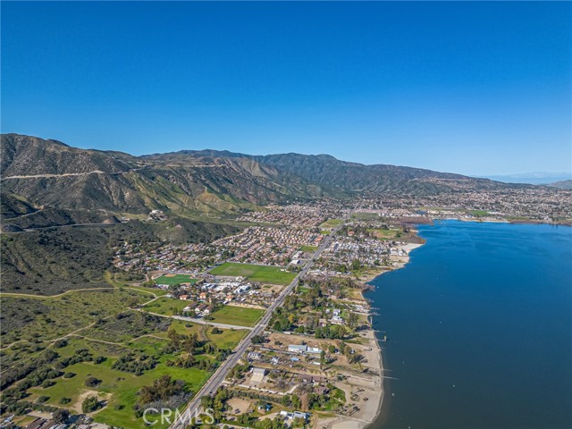 Detail Gallery Image 5 of 35 For 33129 Shoreline Dr, Lake Elsinore,  CA 92530 - 5 Beds | 3 Baths