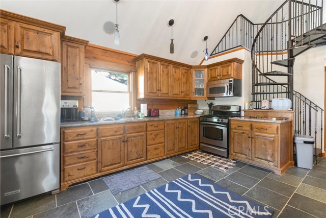 Detail Gallery Image 6 of 43 For 5765 Dago Lane, Paso Robles,  CA 93446 - 1 Beds | 2 Baths