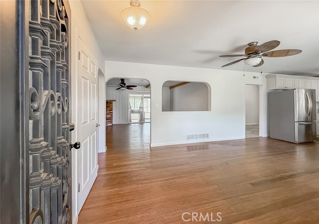 Detail Gallery Image 6 of 39 For 24022 Wildwood Canyon Rd, Newhall,  CA 91321 - 3 Beds | 2 Baths