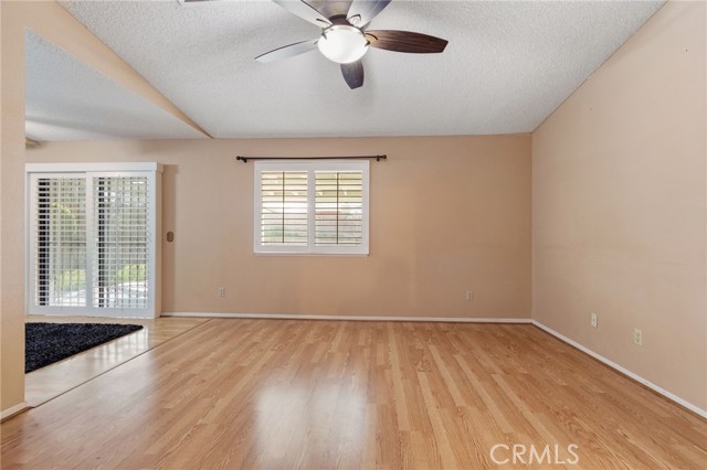 Detail Gallery Image 8 of 31 For 42307 61st St W, Quartz Hill,  CA 93535 - 4 Beds | 2 Baths